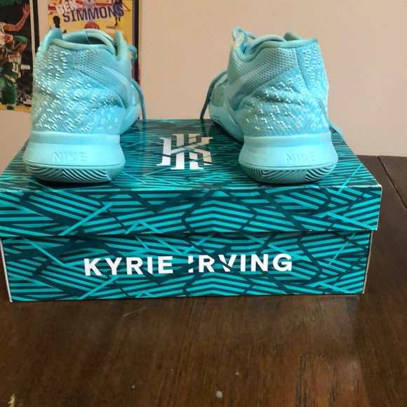 Kyrie 3s 6.5 (GS) - Picture 3 of 4